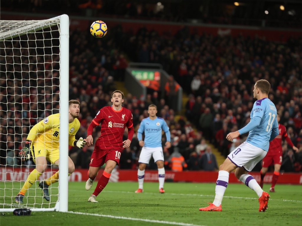 反观利物浦，其进球数虽紧随曼城，但球队在